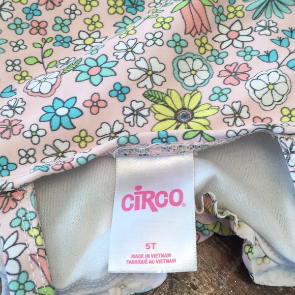 Two toddler swimsuits and cap - Picture 8 of 8